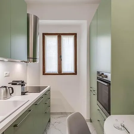 Chic Duomo Apartment Florence