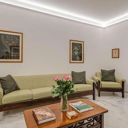 Chic Duomo Apartment Florence